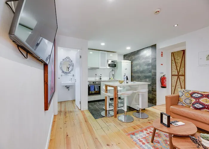 아파트 Chiado/bairro Alto 2 Bedroom 리스본