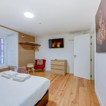 Chiado/bairro Alto 2 Bedroom דירה *